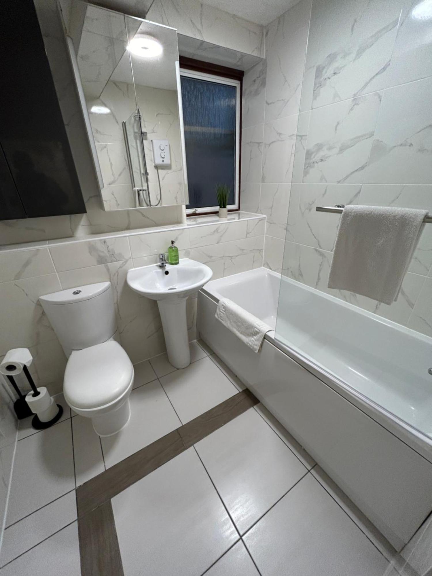 Spacious 3 Bedroom Apartment Close To Marina, 2 Parking Spaces, Kingsize Or Single Beds Southampton Luaran gambar